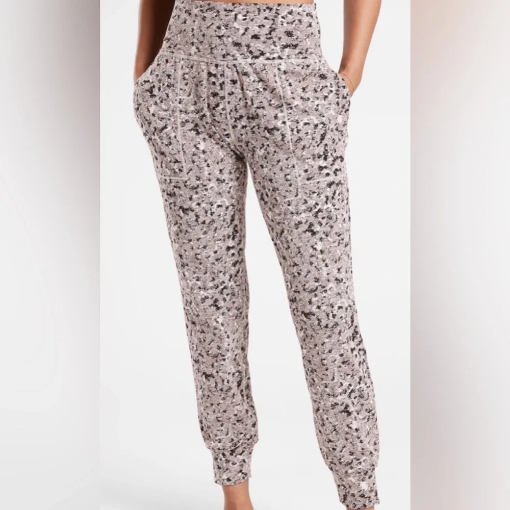 Athleta‎ Salutation Textured High Rise Joggers Medium